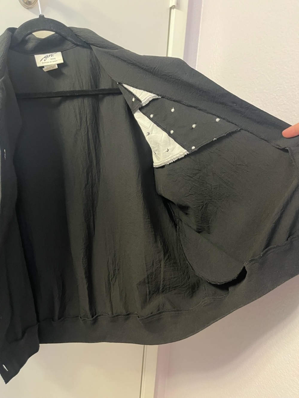 Vintage G.W. Petite Black & White Patterned Button-Front Blouse W/Shoulder pads - Picture 8 of 9